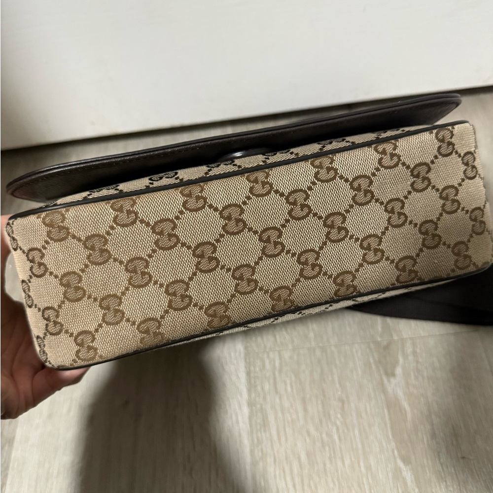 Gucci Tan and Brown Monogram Messenger Bag - Picture 3 of 10
